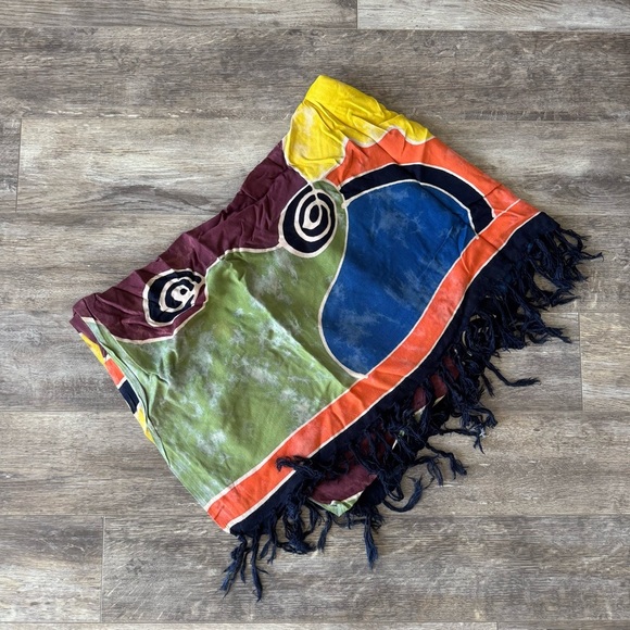 Colorful Abstract Patterned Sarong - Picture 3 of 3